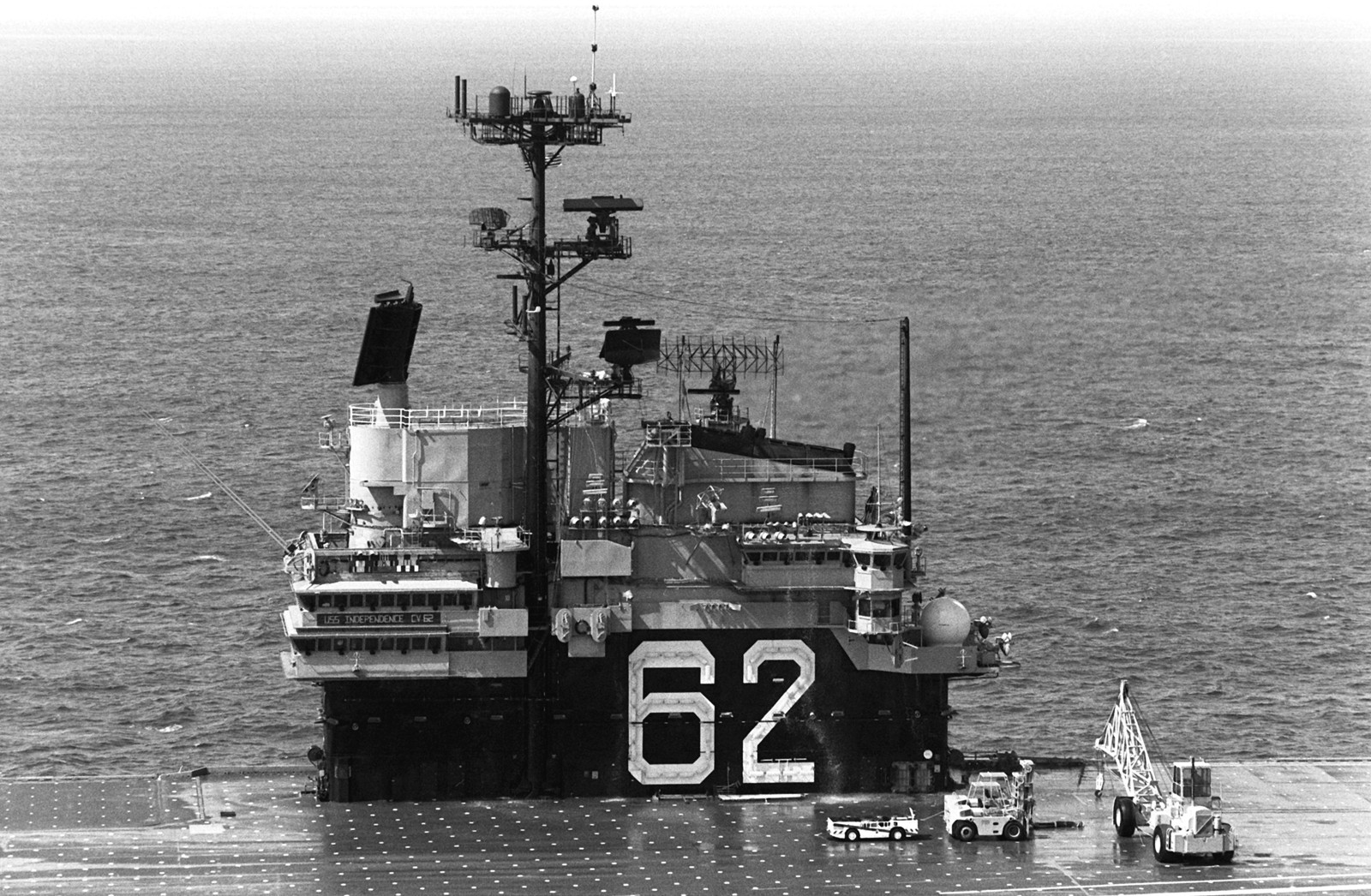 uss independence cv-62 forrestal class aircraft carrier 63