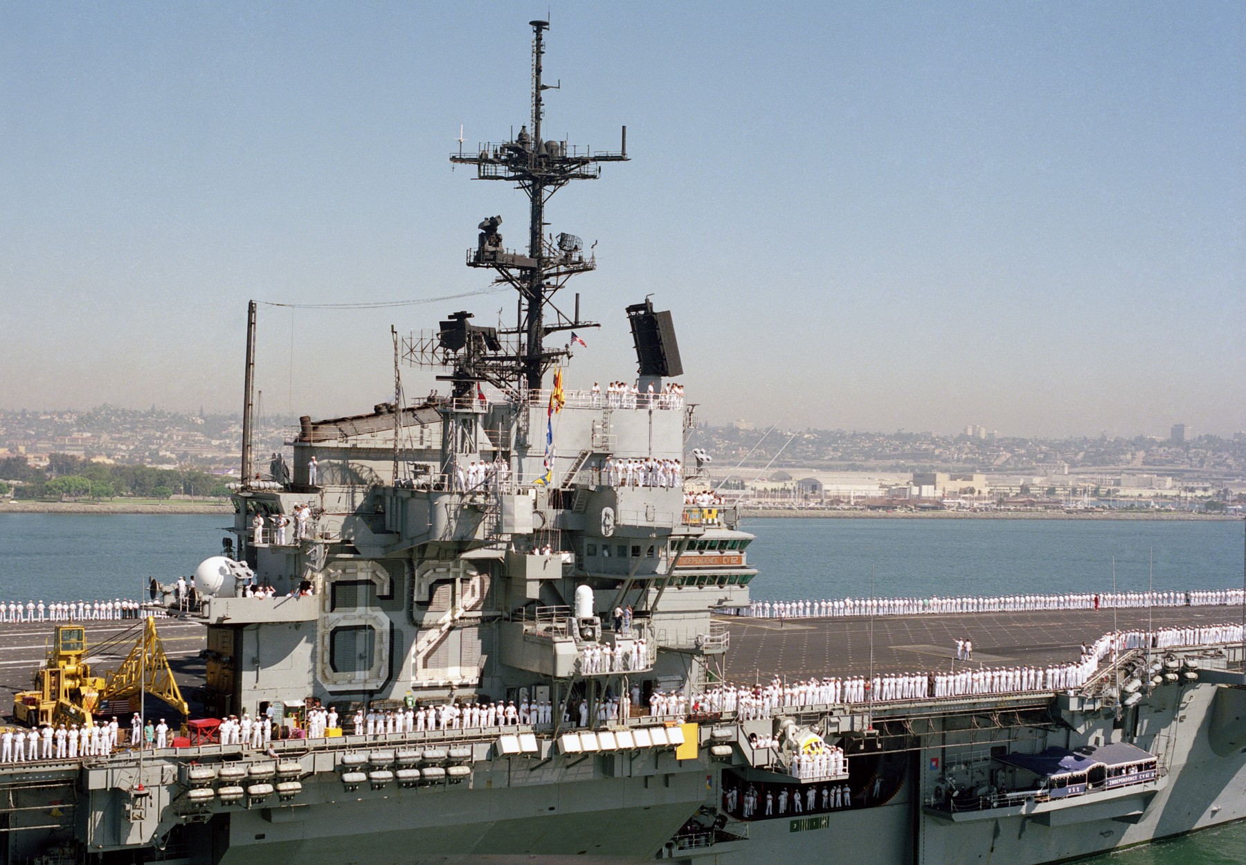 uss independence cv-62 forrestal class aircraft carrier arriving nas north island san diego 1988 75