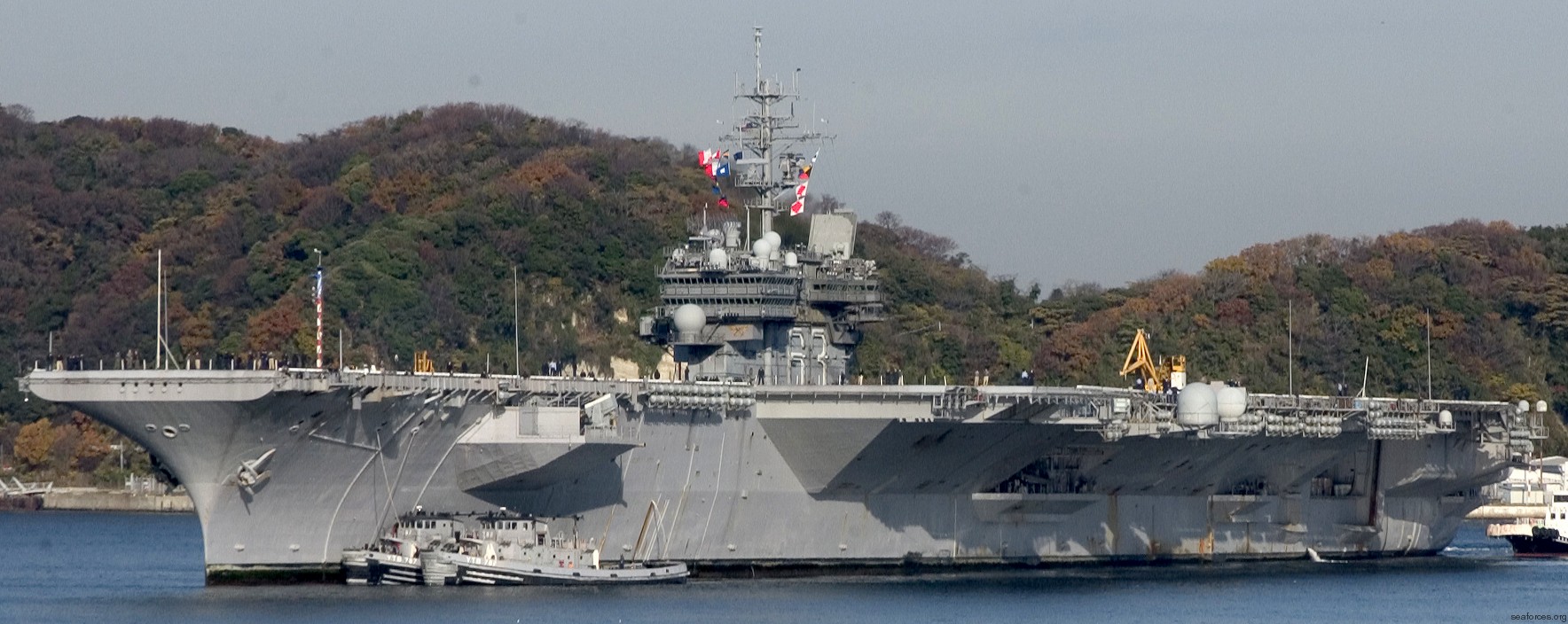 cv-63 uss kitty hawk aircraft carrier us navy 140 returning yokosuka
