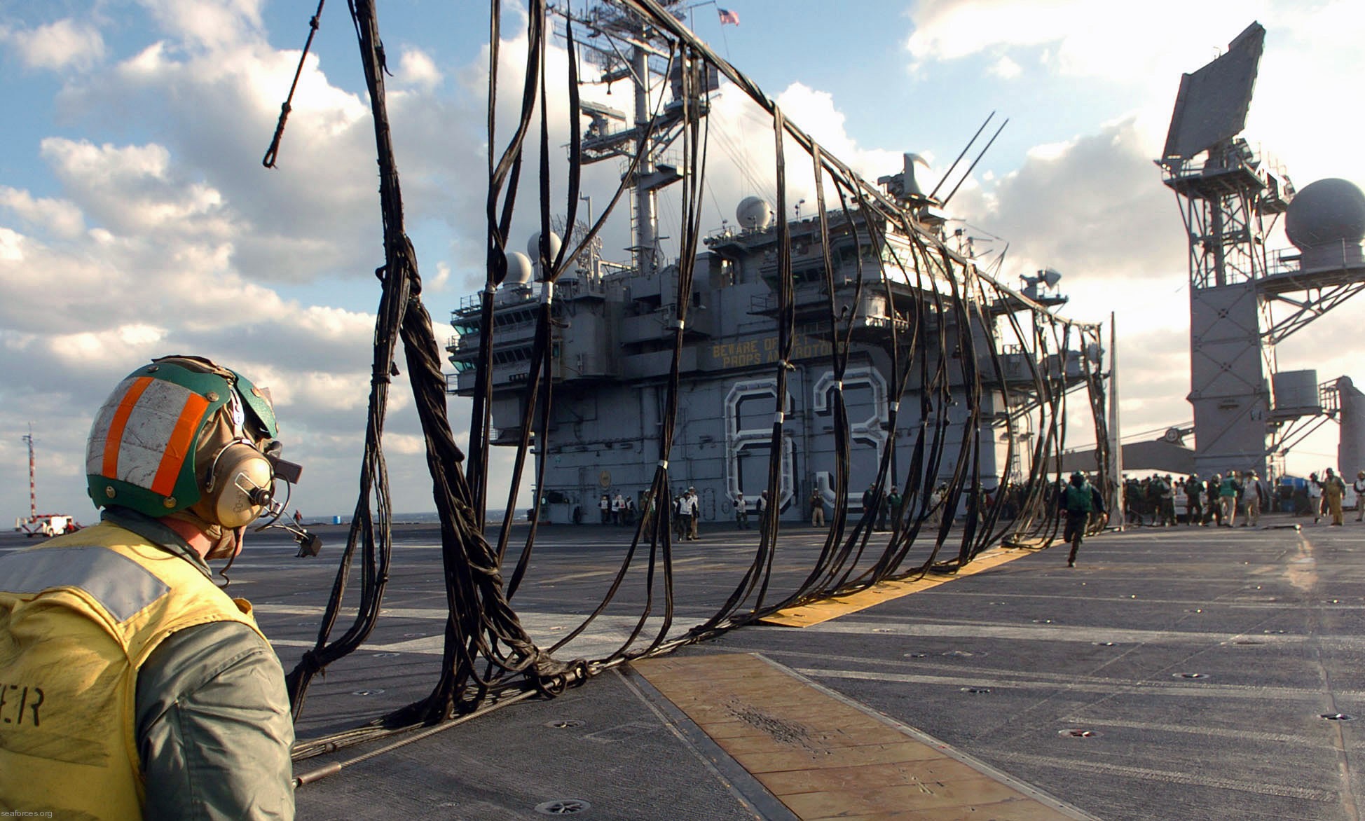 cv-63 uss kitty hawk aircraft carrier us navy 264 emergency landing barricade