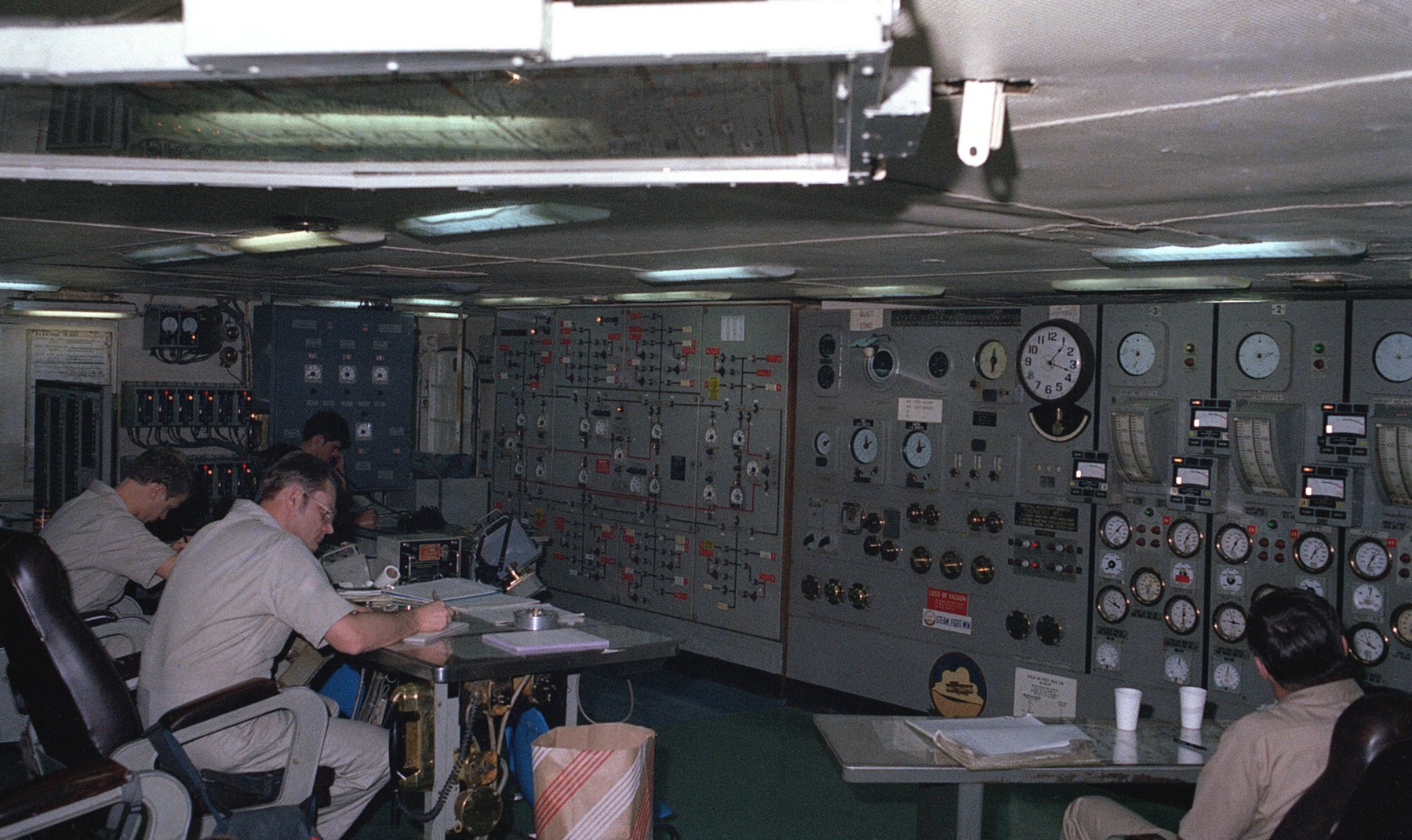 cv-63 uss kitty hawk aircraft carrier 334 damage control center