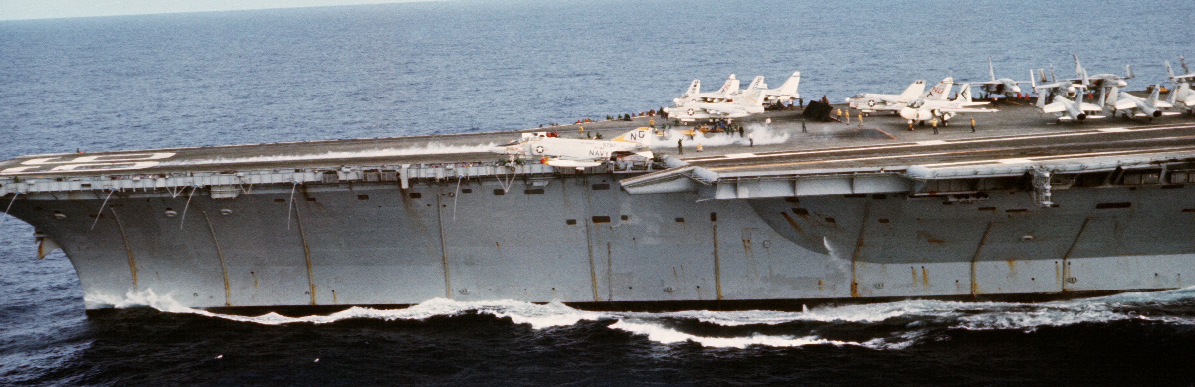cv-66 uss america kitty hawk class aircraft carrier air wing cvw-9 us navy 14