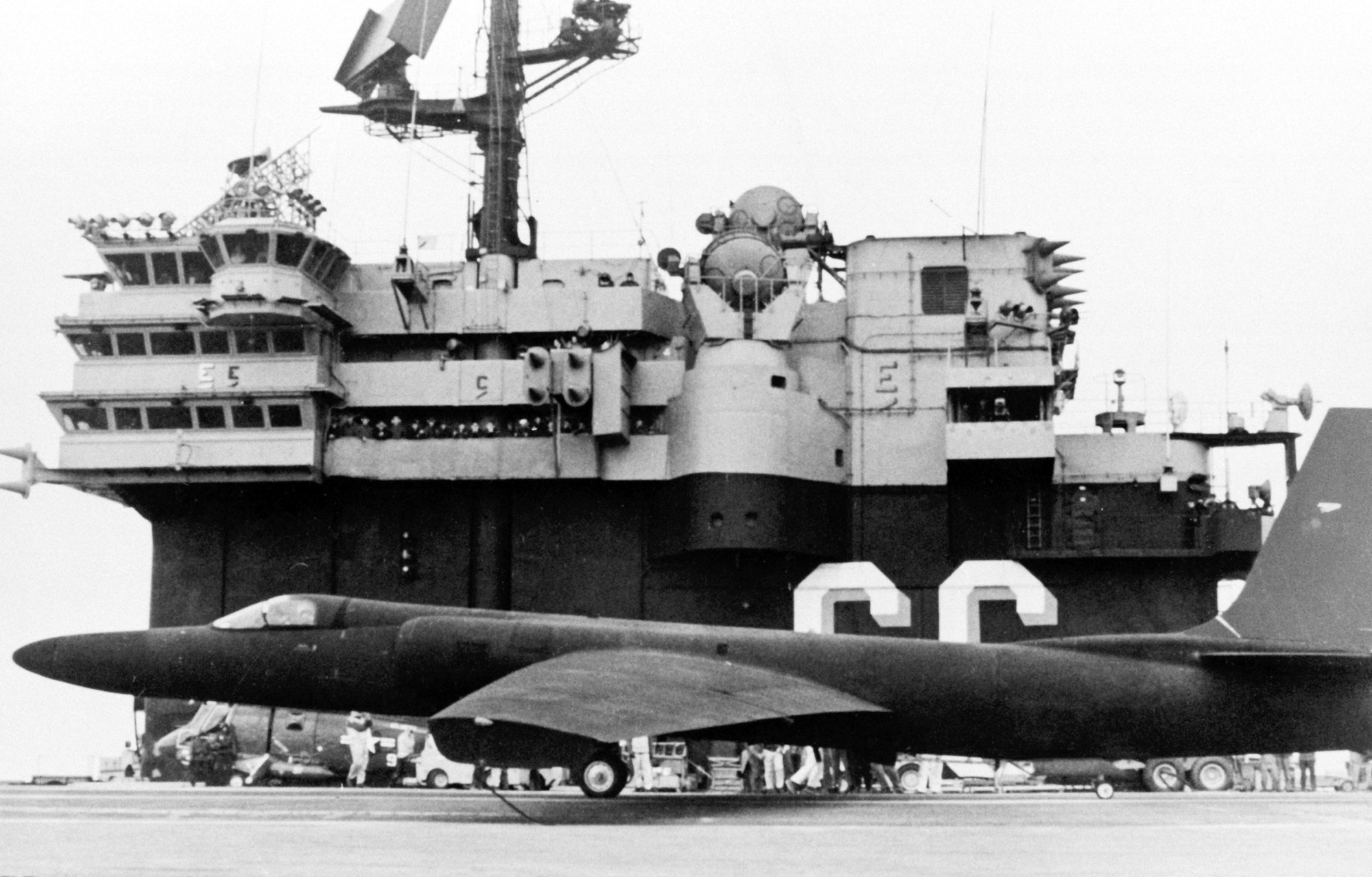 cv-66 uss america kitty hawk class aircraft carrier us navy lockheed u-2 spyplane test 1969 81