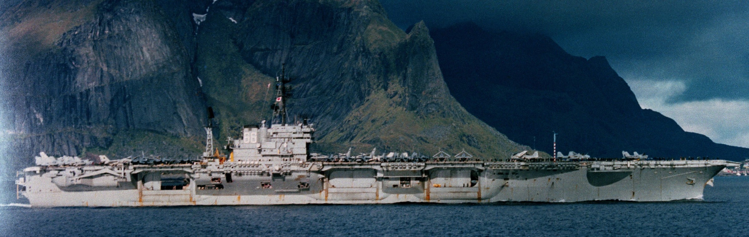 cv-66 uss america kitty hawk class aircraft carrier us navy nato ocean safari norway 1985 87