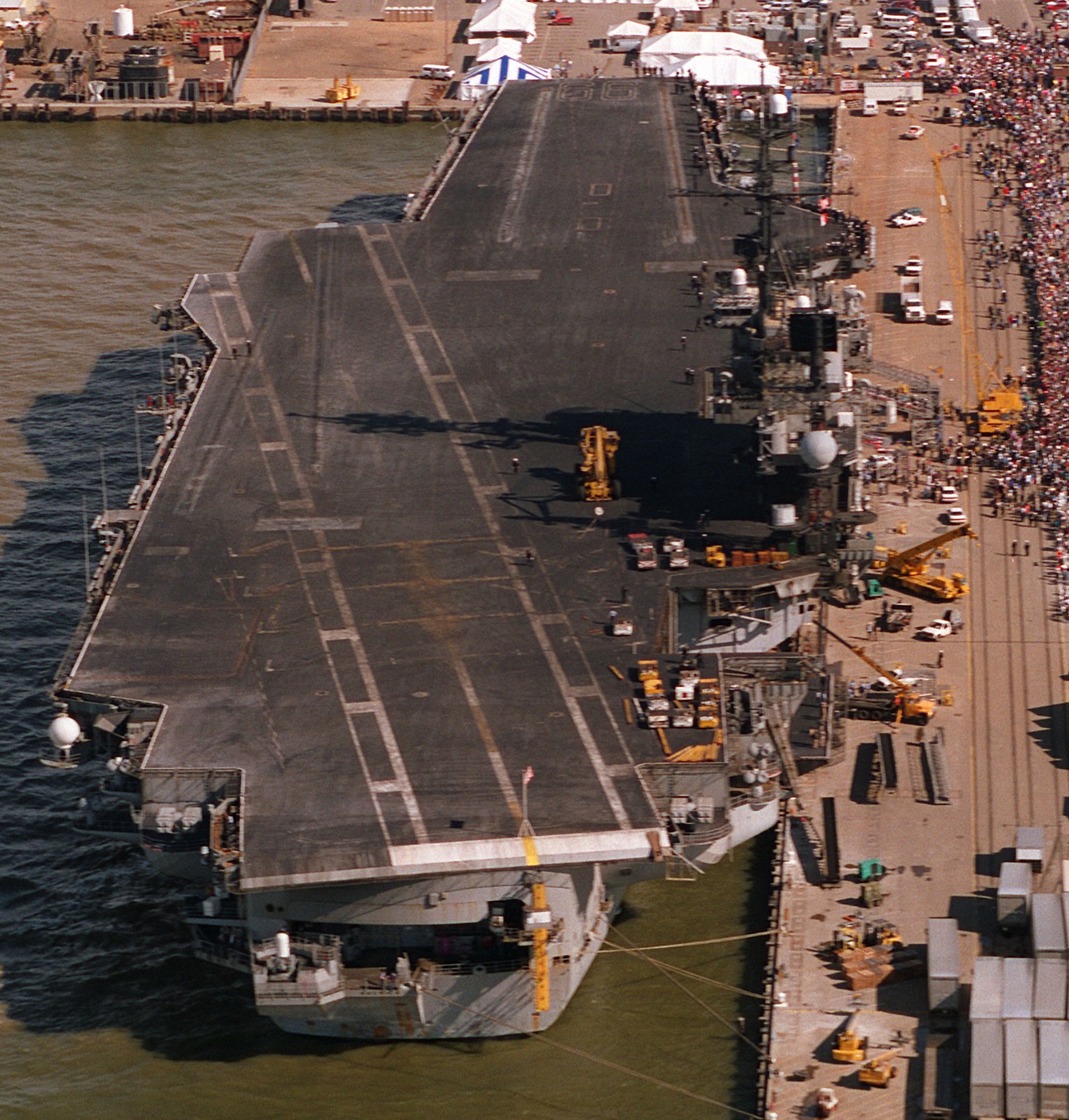 cv-66 uss america kitty hawk class aircraft carrier us navy returning norfolk 1996 113