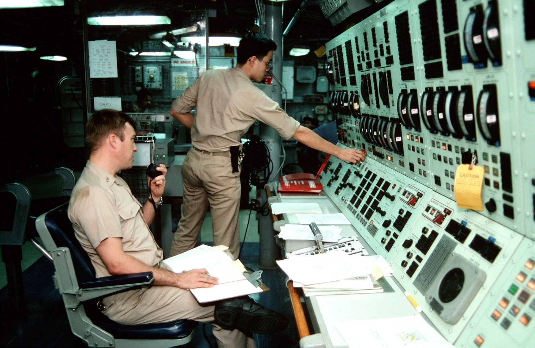 uss john f. kennedy cv-67 engine control room 1990 97
