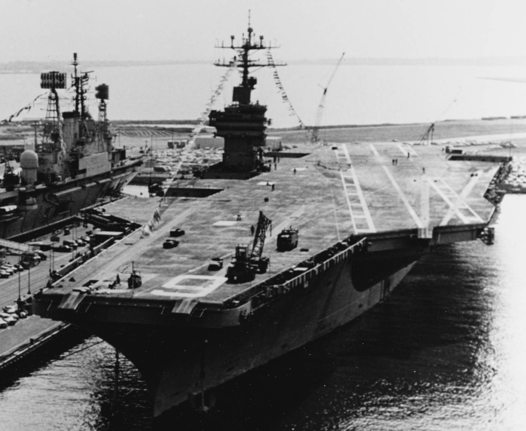 cvn-68 uss nimitz aircraft carrier us navy naval station norfolk virginia 11