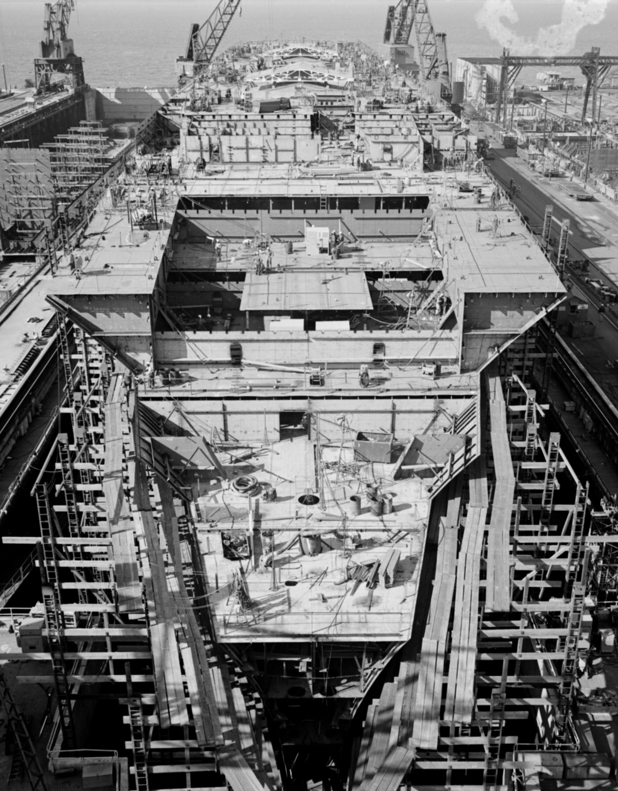 uss nimitz cvn-68 construction newport news shipbuilding & drydock 28