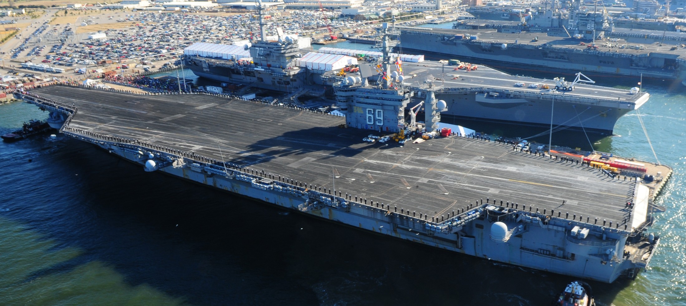 uss dwight d. eisenhower cvn-69 aircraft carrier us navy 2012 99 naval station norfolk virginia