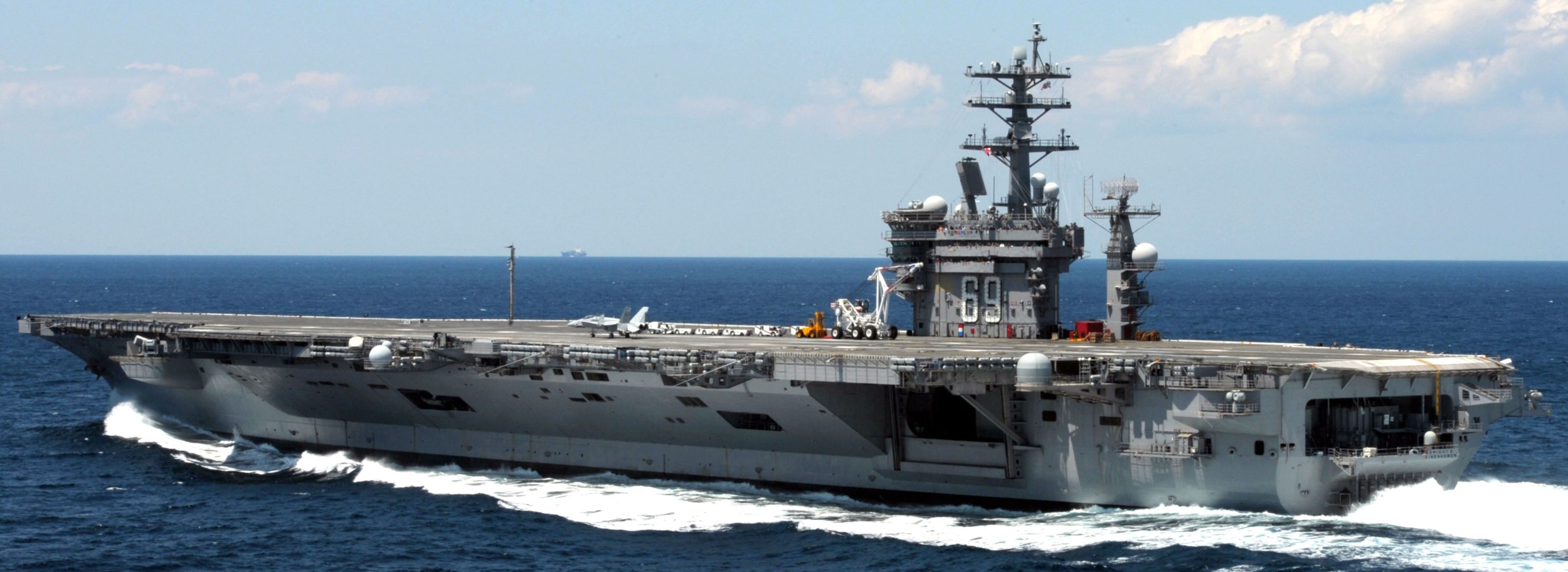 uss dwight d. eisenhower cvn-69 aircraft carrier 2011 146
