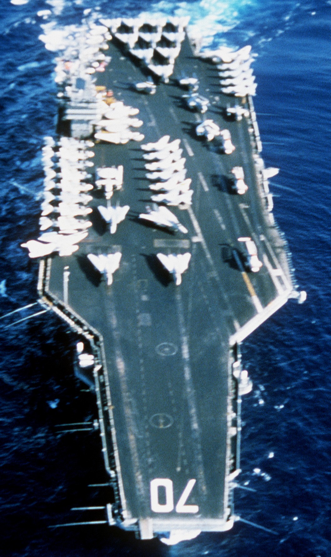 cvn-70 uss carl vinson nimitz class aircraft carrier air wing cvw-15 us navy 16