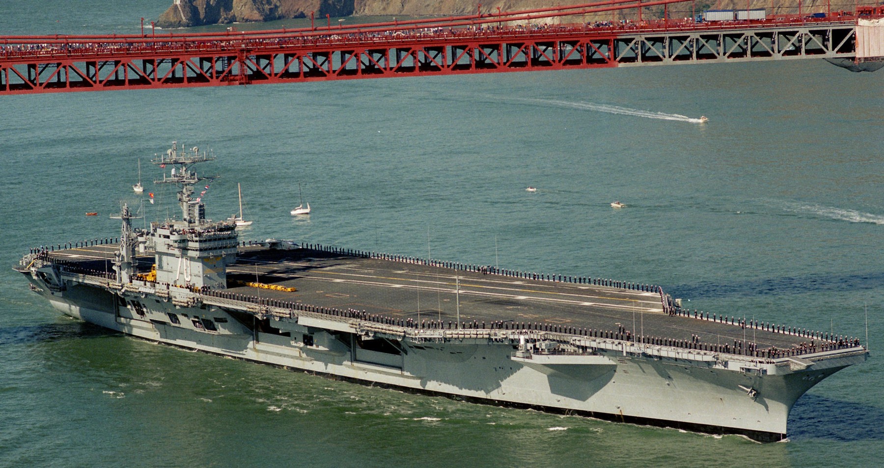 cvn-70 uss carl vinson nimitz class aircraft carrier us navy golden gate bridge san francisco 49
