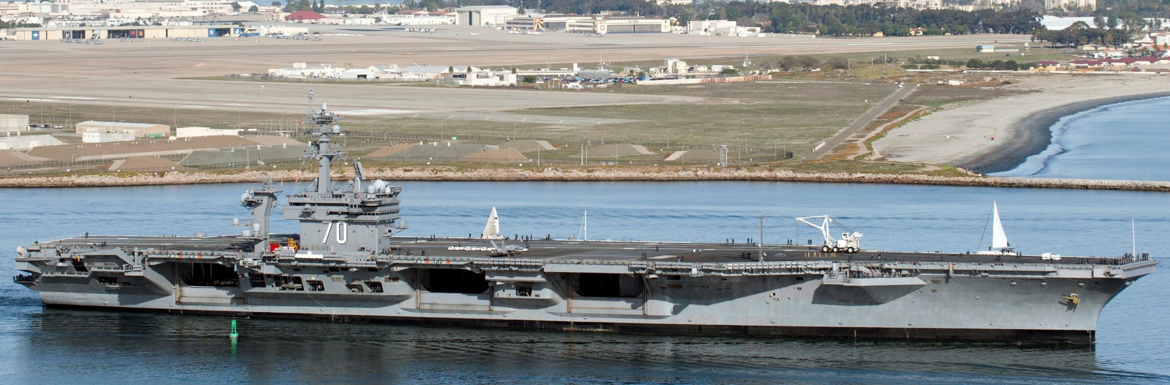 cvn-70 uss carl vinson nimitz class aircraft carrier us navy 216 san diego california