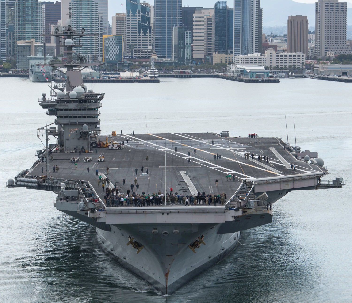 cvn-70 uss carl vinson nimitz class aircraft carrier nas north island san diego california 304