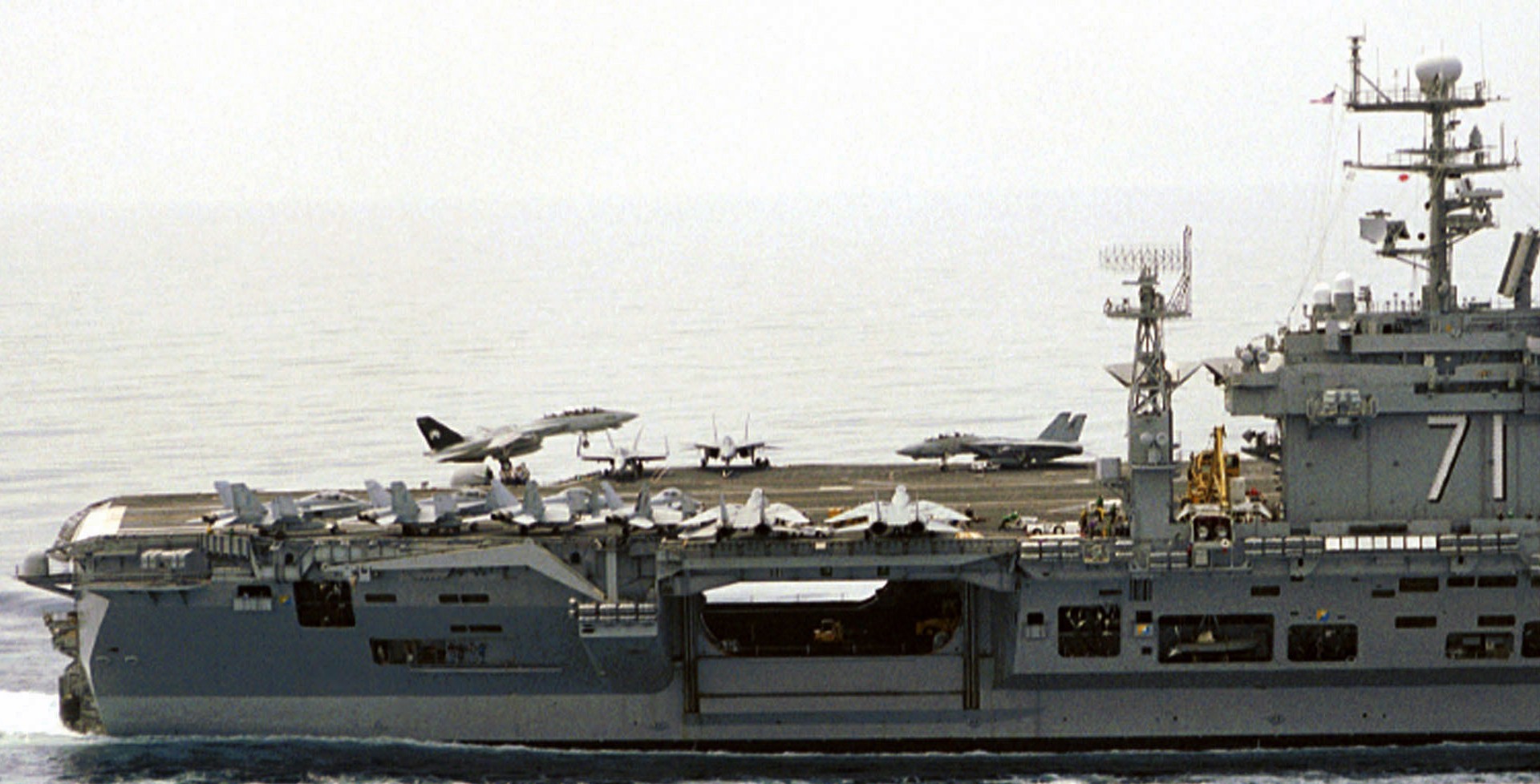 cvn-71 uss theodore roosevelt nimitz class aircraft carrier qualifications 02