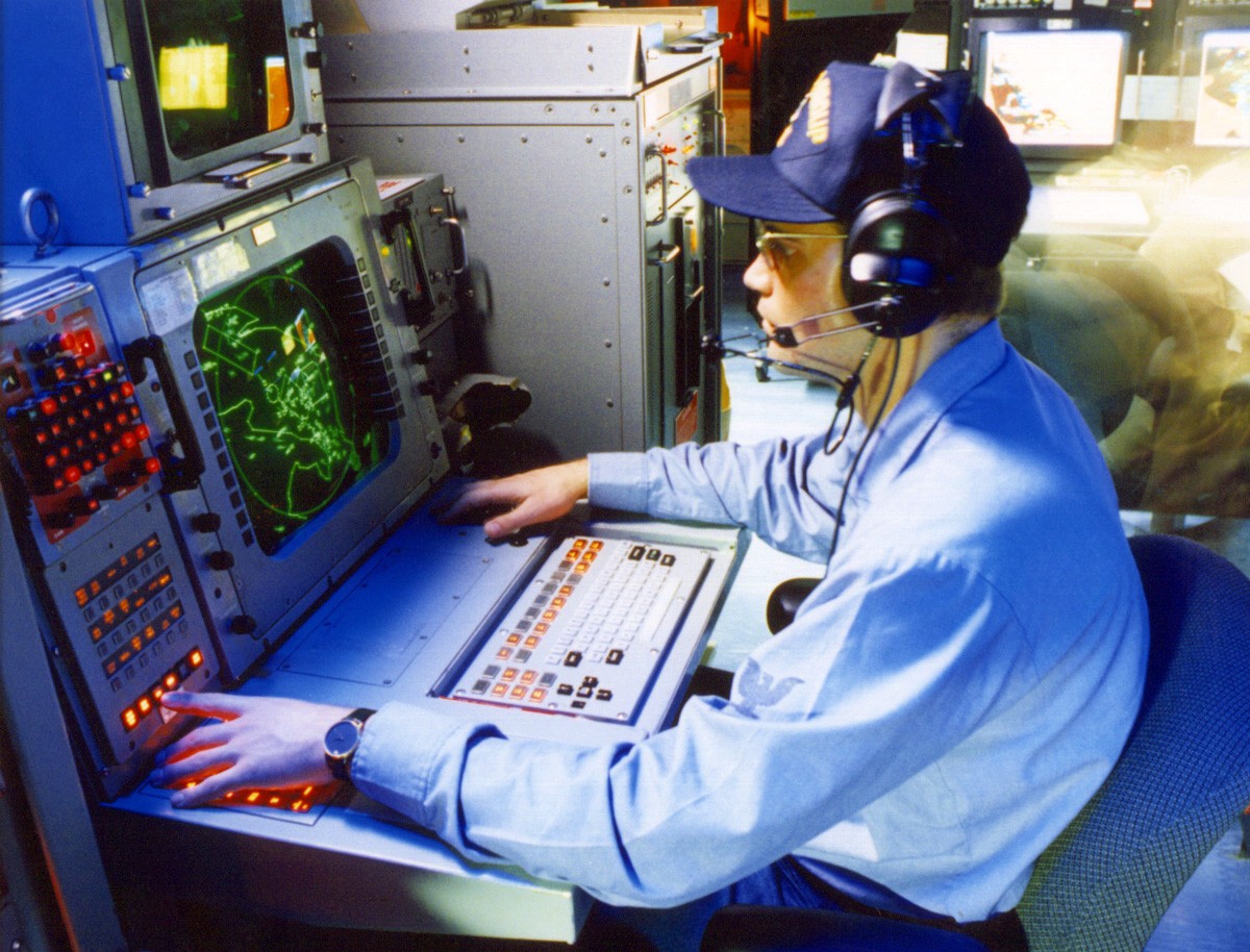 cvn-71 uss theodore roosevelt nimitz class aircraft carrier radar console cdc 03