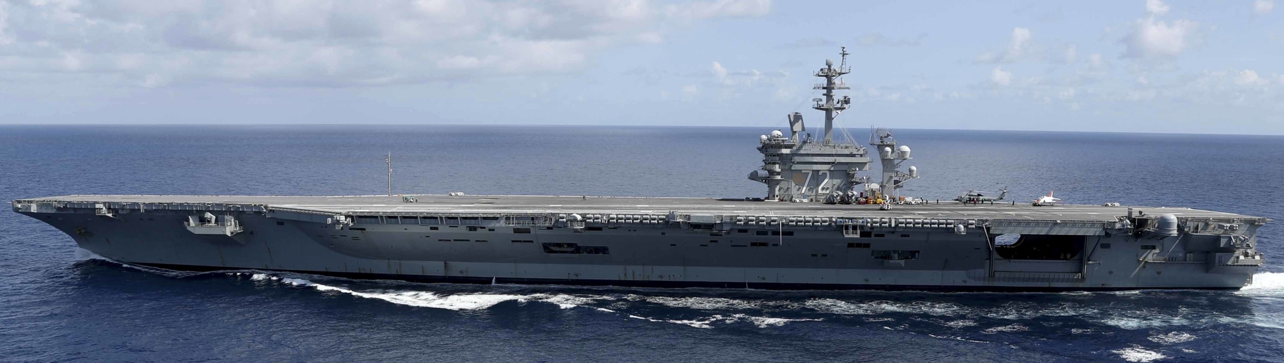 cvn-72 uss abraham lincoln nimitz class aircraft carrier us navy 51 atlantic ocean