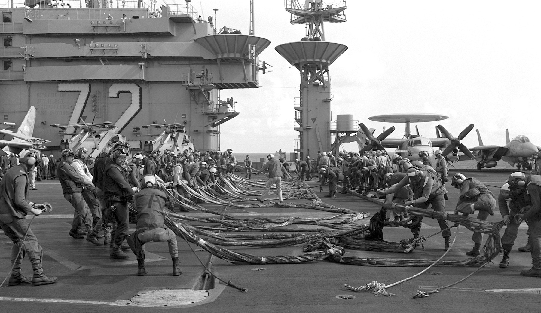 cvn-72 uss abraham lincoln nimitz class aircraft carrier us navy crash barricade 138