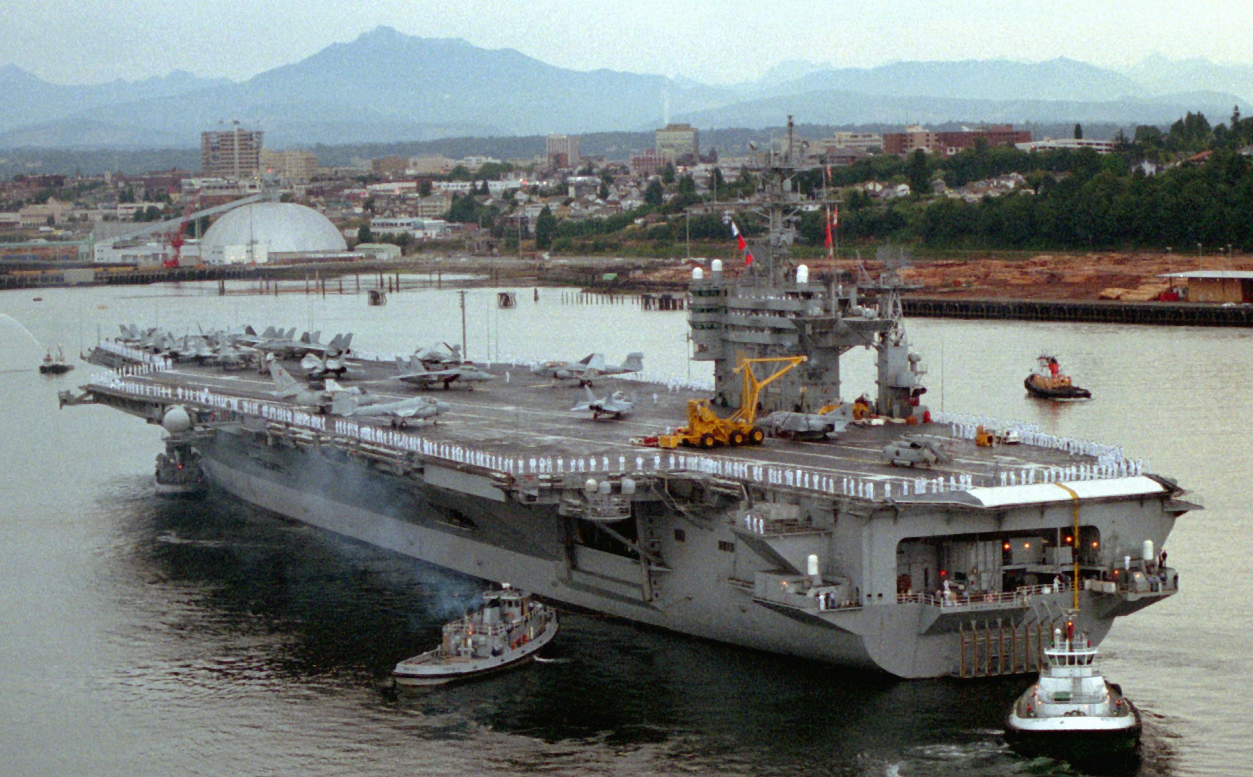 cvn-72 uss abraham lincoln nimitz class aircraft carrier us navy 192 navsta everett washington