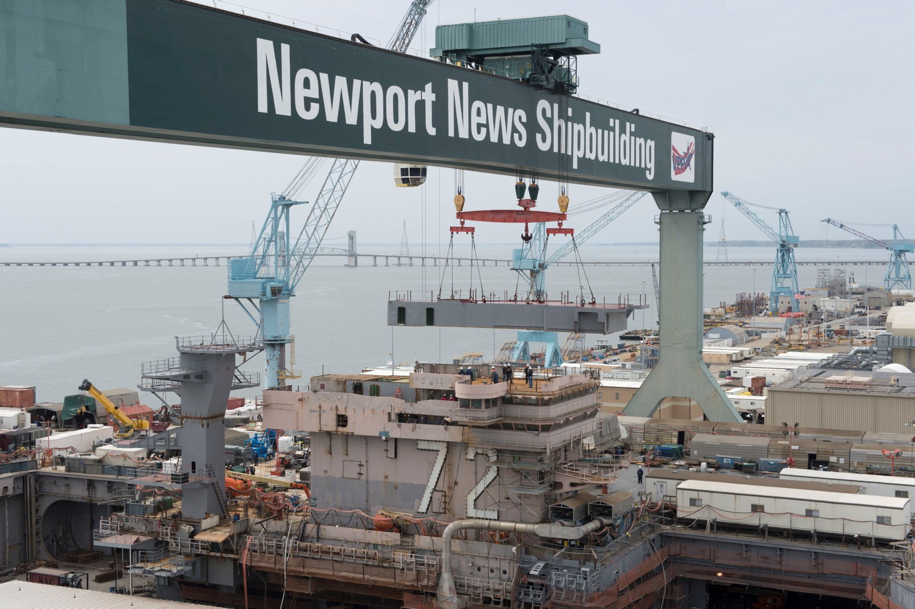 cvn-72 uss abraham lincoln nimitz class aircraft carrier us navy newport news shipbuilding p04