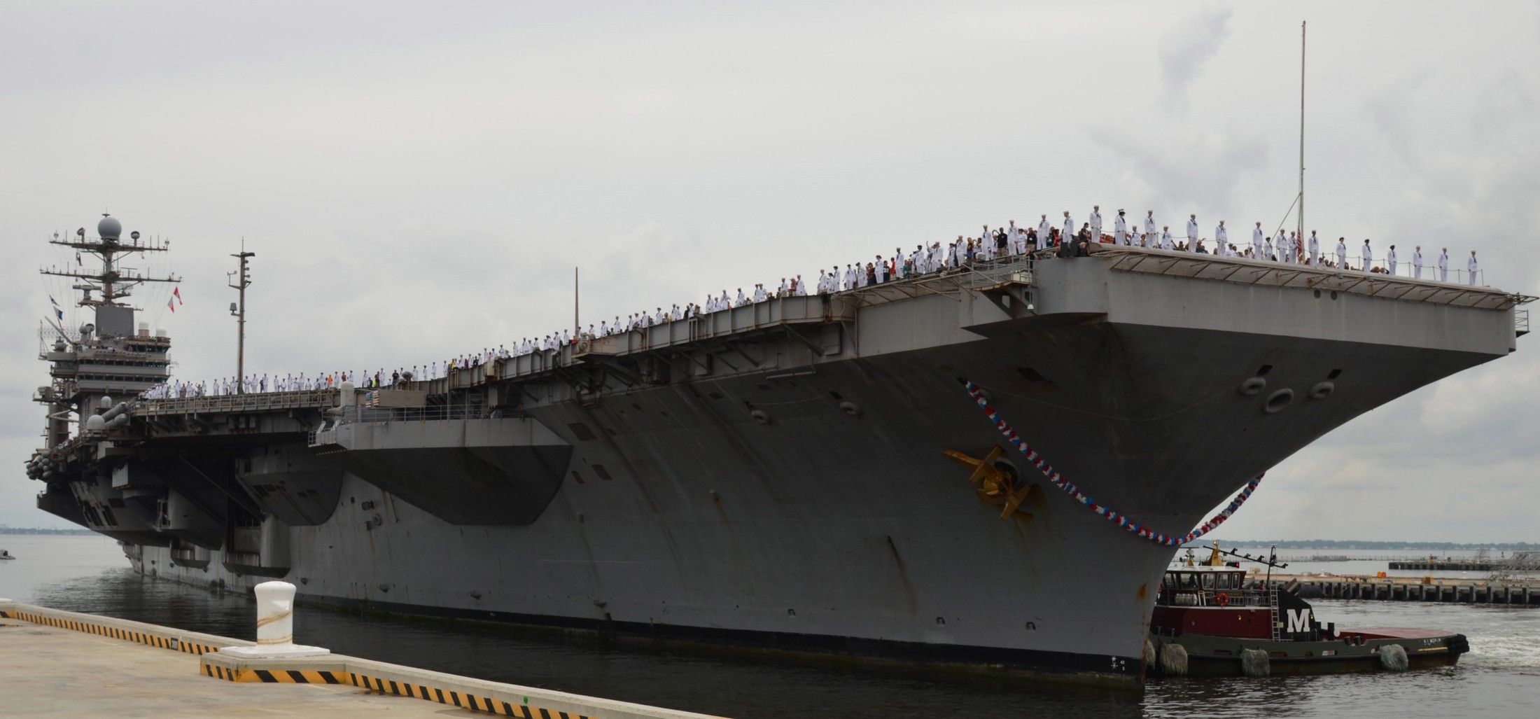 cvn-72 uss abraham lincoln nimitz class aircraft carrier us navy naval station norfolk virginia p06