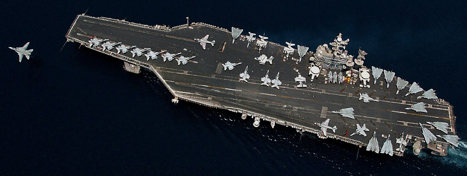 cvn-73 uss george washington nimitz class aircraft carrier air wing cvw-7 15