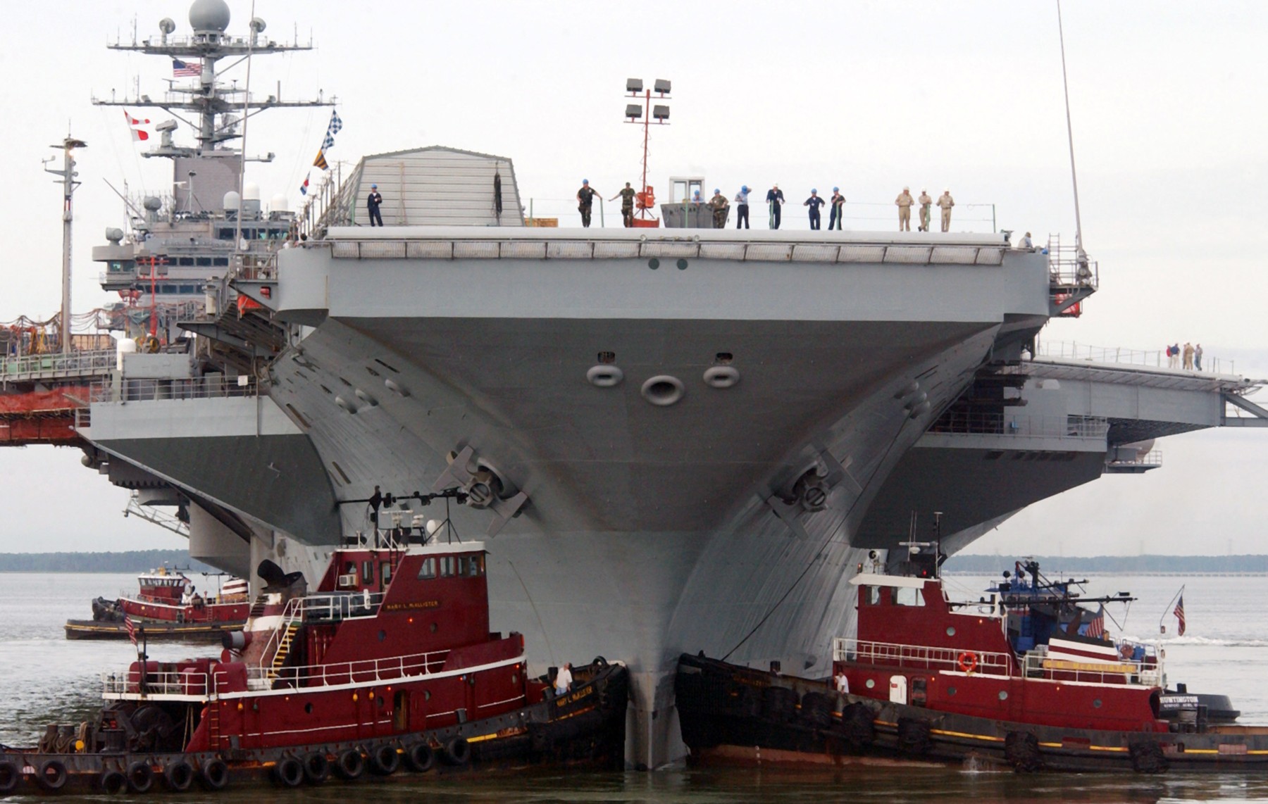 cvn-73 uss george washington nimitz class aircraft carrier us navy newport news drydock dpia 24