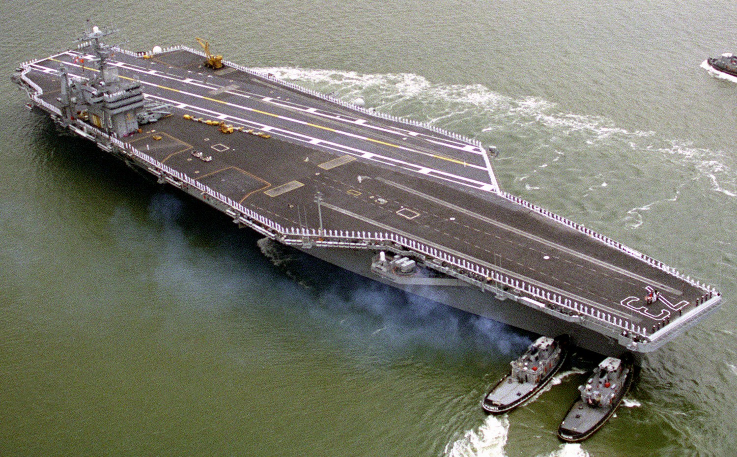 cvn-73 uss george washington nimitz class aircraft carrier us navy departing norfolk maiden deployment 67
