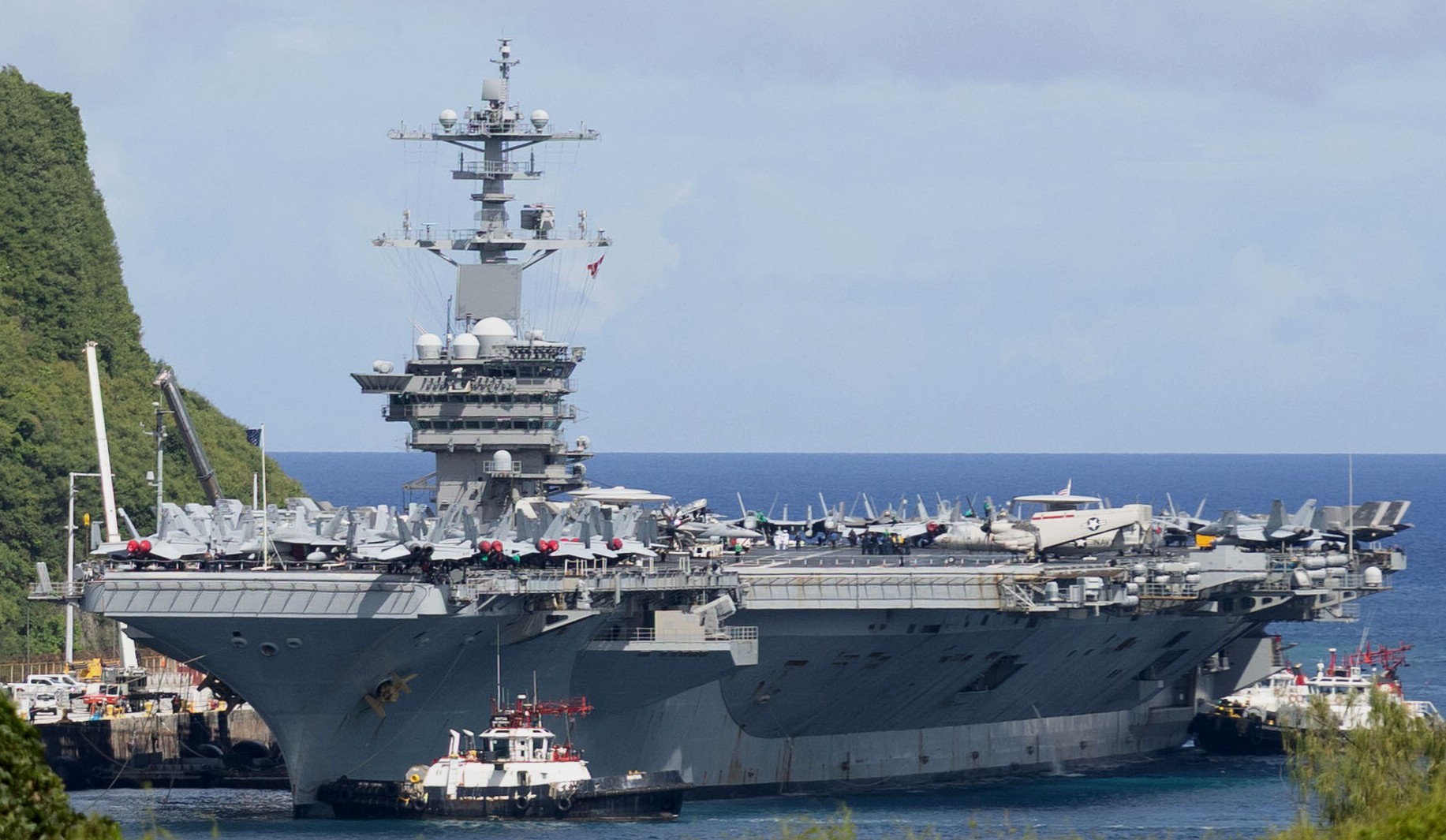 CVN-73 USS George Washington Nimitz class Aircraft Carrier