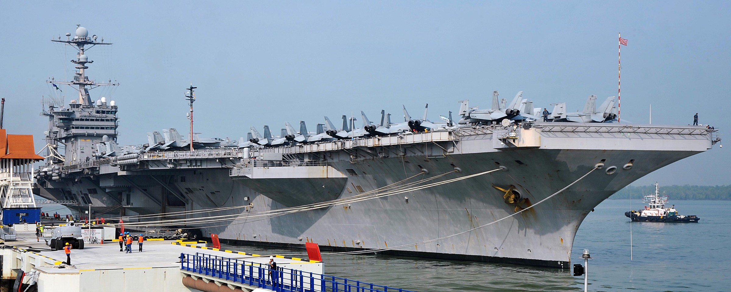 cvn-73 uss george washington nimitz class aircraft carrier air wing cvw-5 port klang malaysia 56