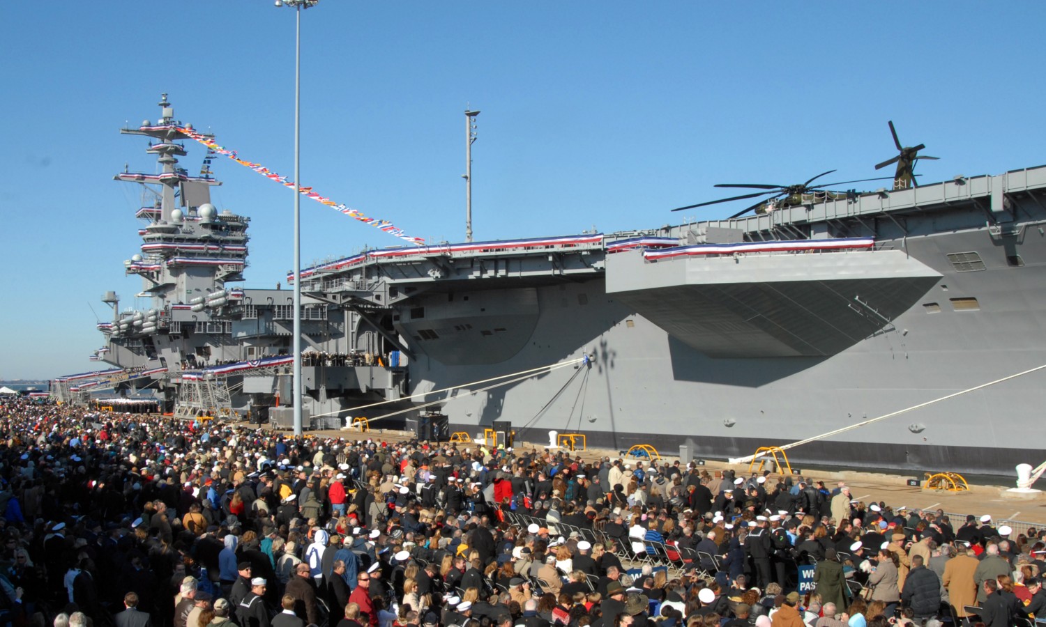 cvn-77 uss george h w bush aircraft carrier commissioning ceremony 2009 74