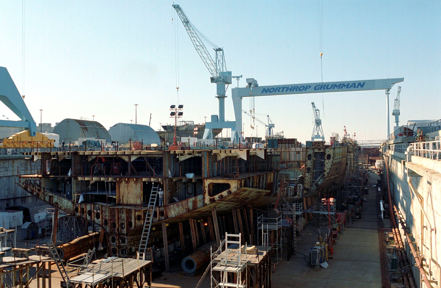 cvn-77 uss george h w bush aircraft carrier construction newport news shipbuilding 2004 89
