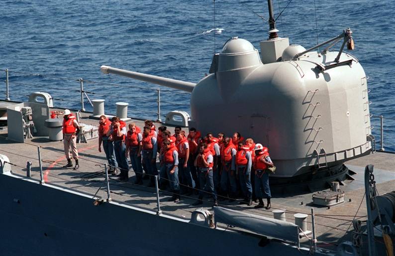 Mk-42 5"/54 caliber 127mm gun aboard USS Tattnall DDG-19