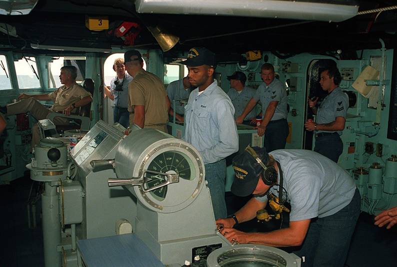 Charles F. Adams class DDG - bridge