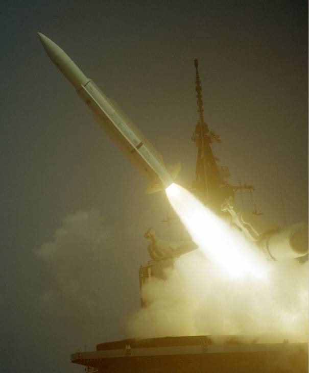 DDG-10 USS Sampson fires a Standard Missile SM-1MR