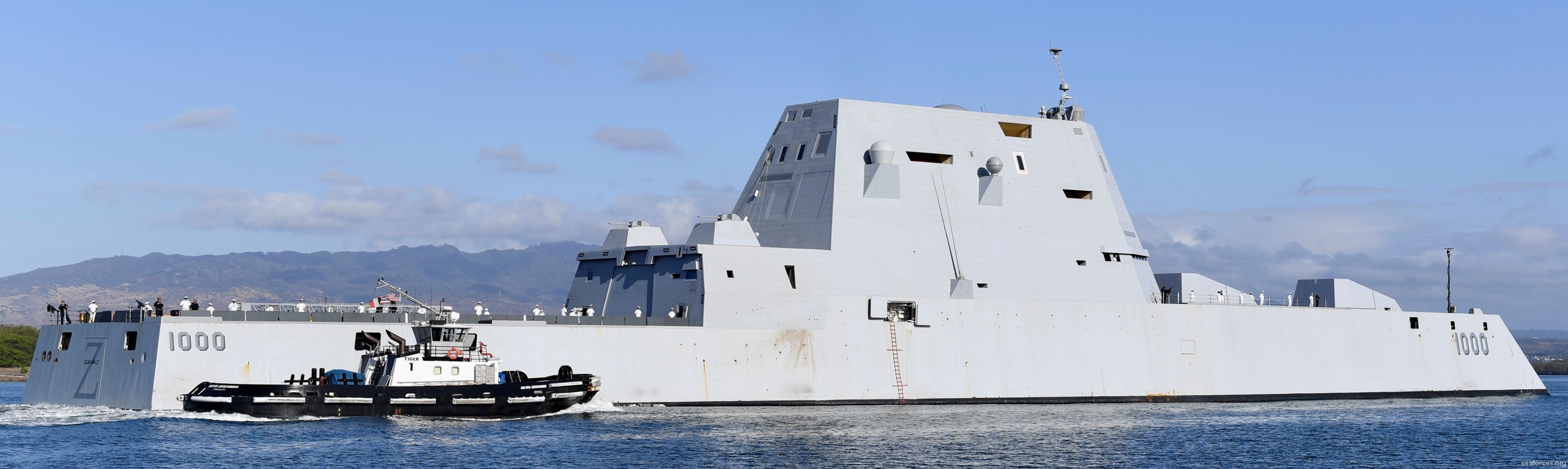 ddg-1000 uss zumwalt guided missile destroyer us navy 77 pearl harbor hawaii