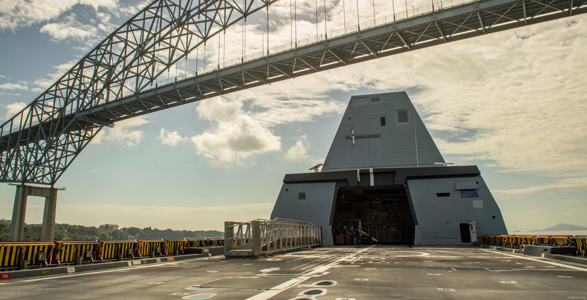 ddg-1001 uss michael monsoor zumwalt class guided missile destroyer us navy panama canal 23