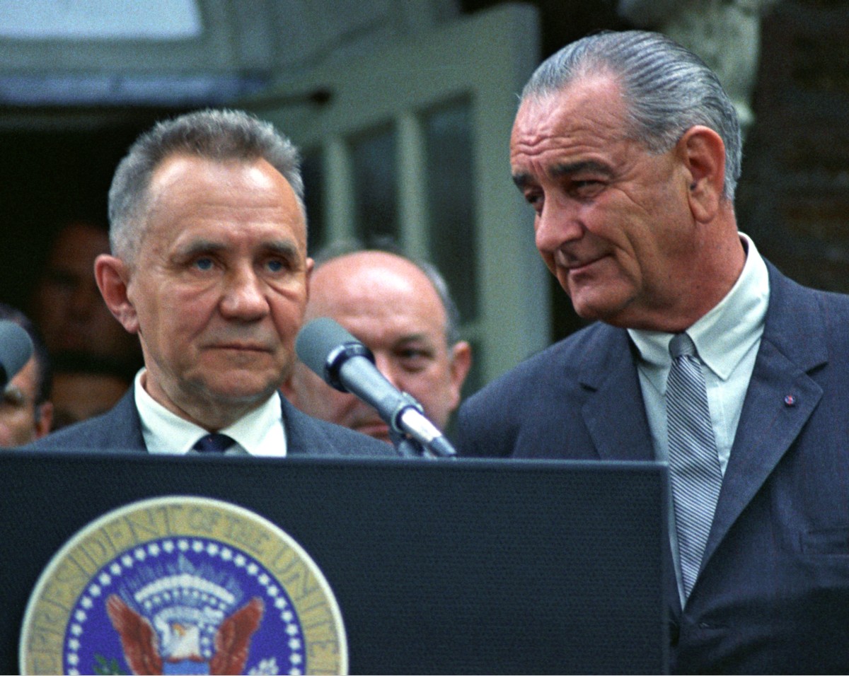 lyndon b. johnson 06 soviet premier alexei kosygin 1967