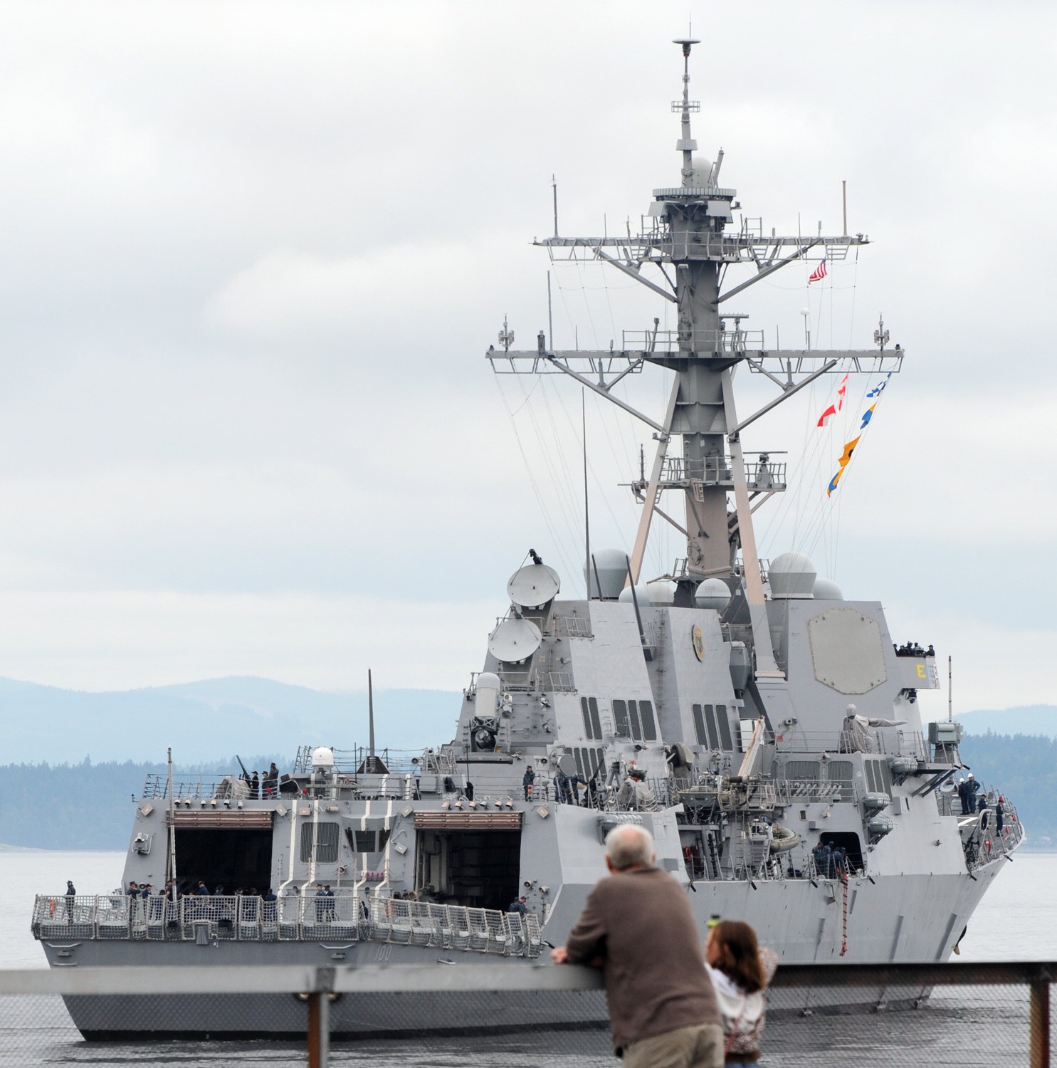ddg-100 uss kidd arleigh burke class guided missile destroyer aegis seattle seafair fleet week 10