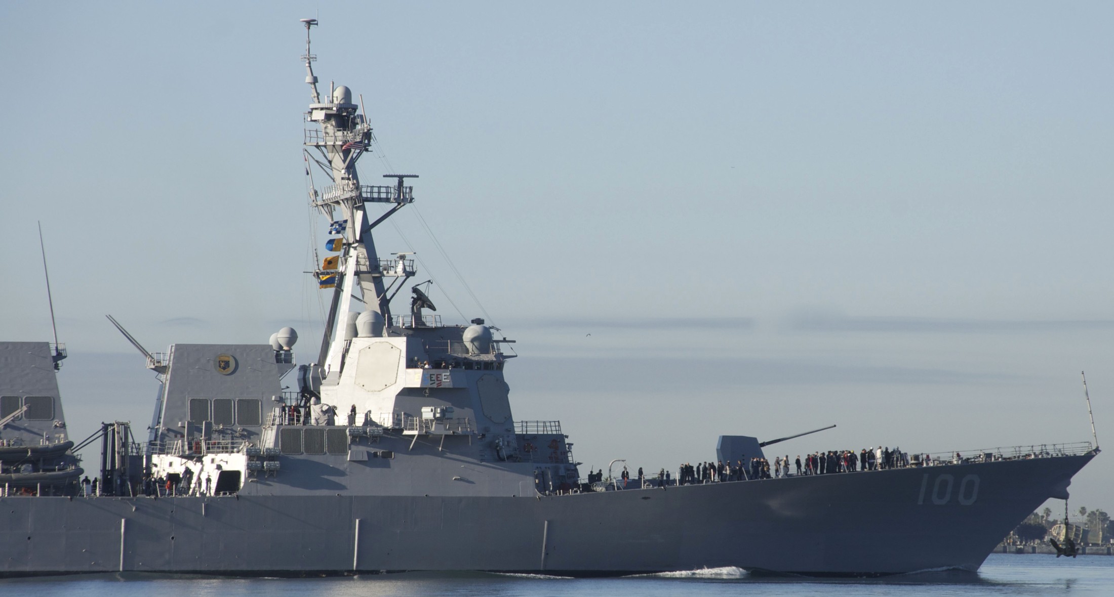 ddg-100 uss kidd arleigh burke class guided missile destroyer aegis us navy departing san diego 11