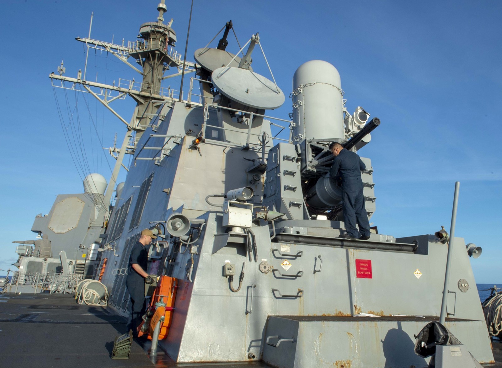ddg-100 uss kidd arleigh burke class guided missile destroyer aegis us navy mk.15 phalanx ciws 48