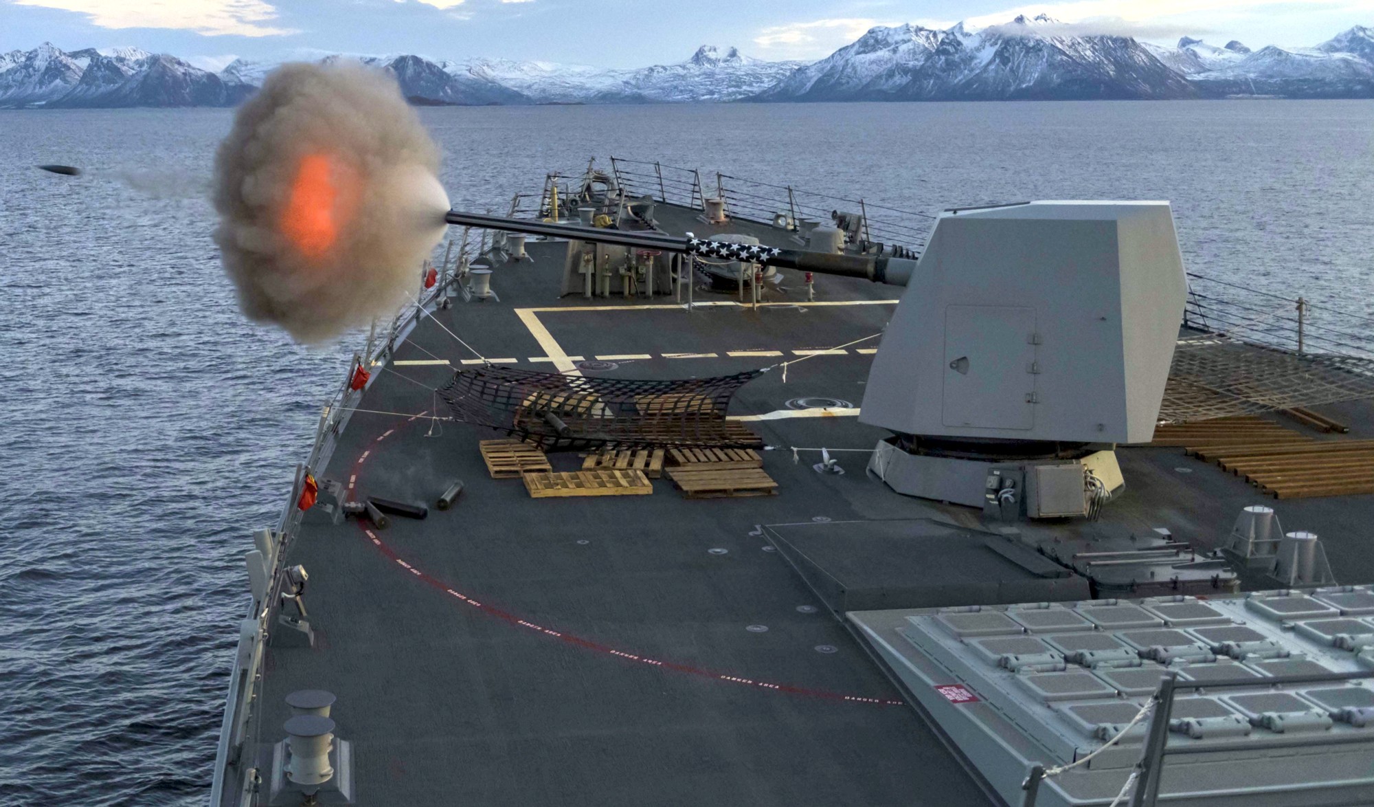 ddg-101 uss gridley arleigh burke class guided missile destroyer aegis us navy mk.45 gun fire norwegian sea 65