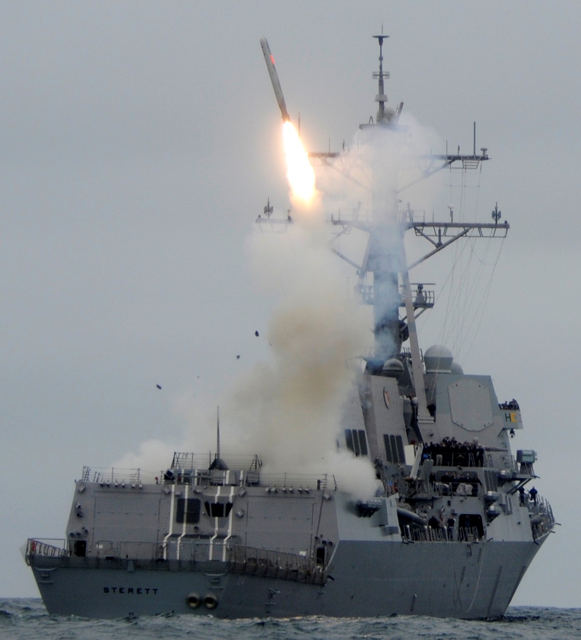 ddg-104 uss sterett arleigh burke class guided missile destroyer aegis us navy bgm-109 tomahawk tlam 33