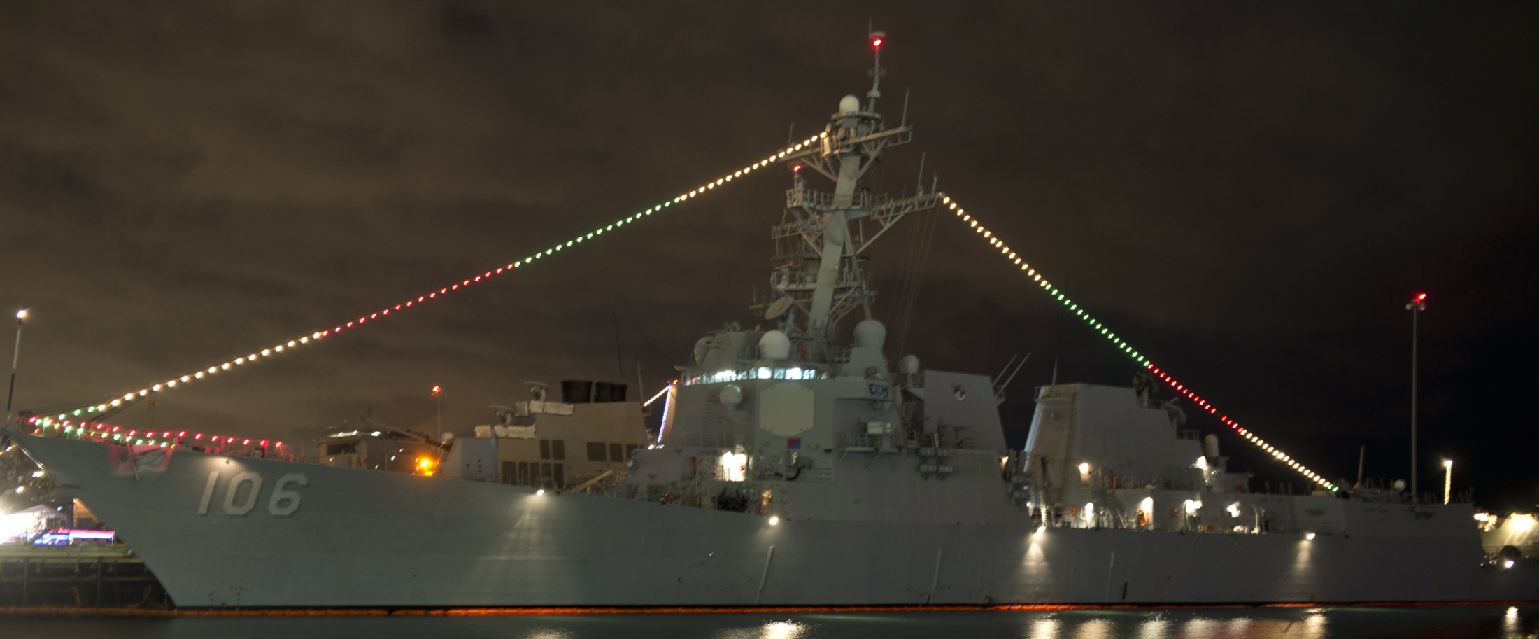 ddg-106 uss stockdale arleigh burke class guided missile destroyer aegis us navy san diego christmas lights 73