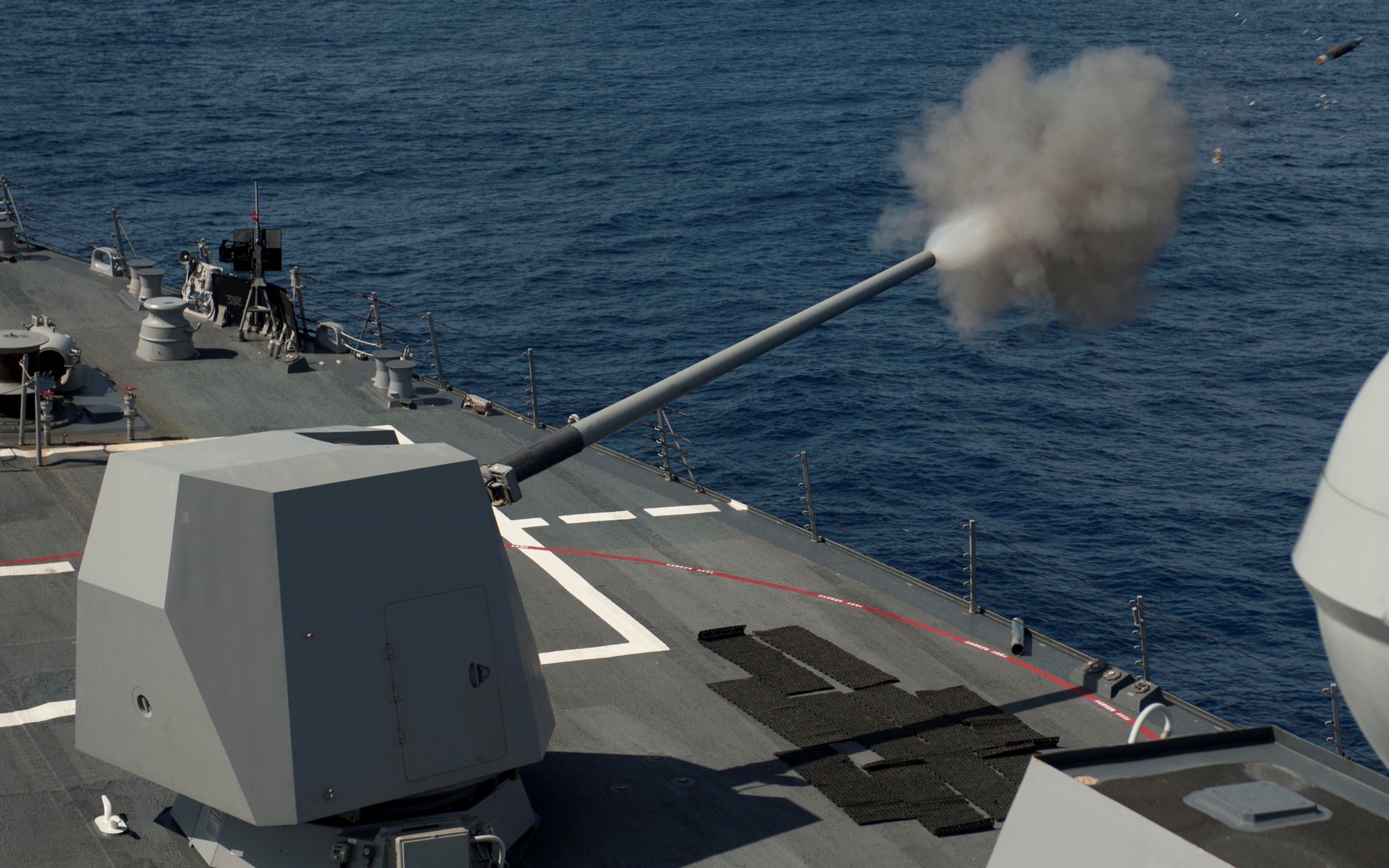 ddg-109 uss jason dunham arleigh burke class guided missile destroyer aegis us navy mk.45 gun fire 66p