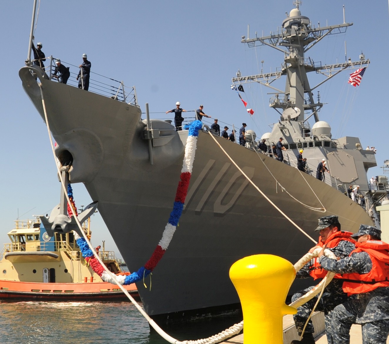 ddg-110 uss william p. lawrence arleigh burke class guided missile destroyer aegis us navy arriving san diego california 02