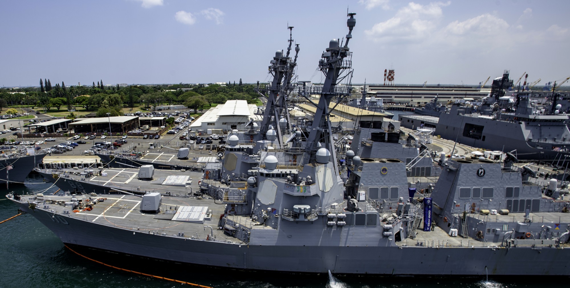 ddg-110 uss william p. lawrence arleigh burke class guided missile destroyer aegis us navy pearl harbor hickam hawaii 41