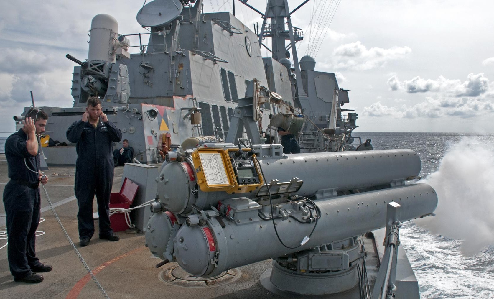 ddg-110 uss william p. lawrence arleigh burke class guided missile destroyer aegis us navy mk.32 torpedo tubes 47
