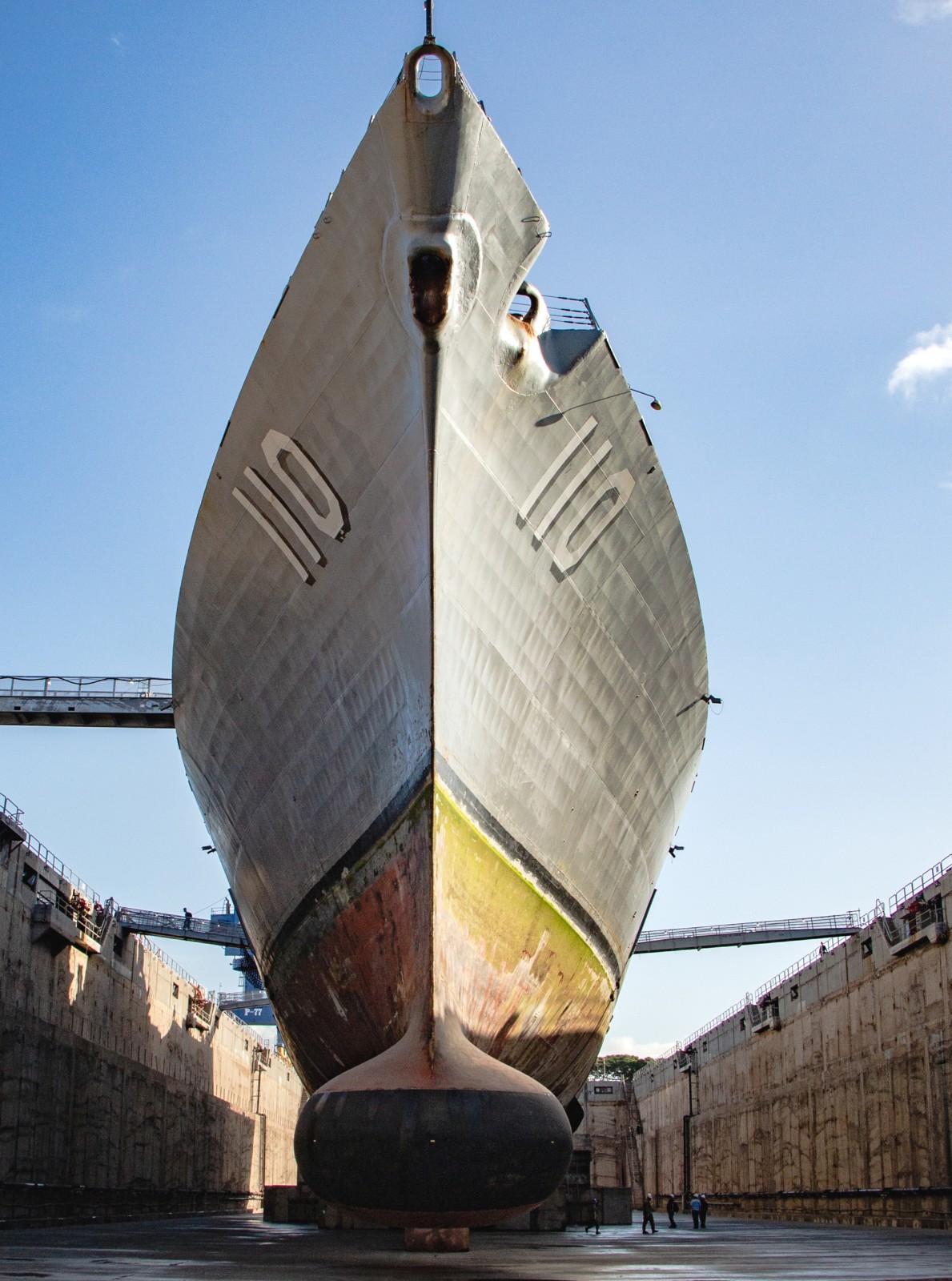 ddg-110 uss william p. lawrence arleigh burke class guided missile destroyer aegis us navy dry dock pearl harbor naval shipyard hawaii 79