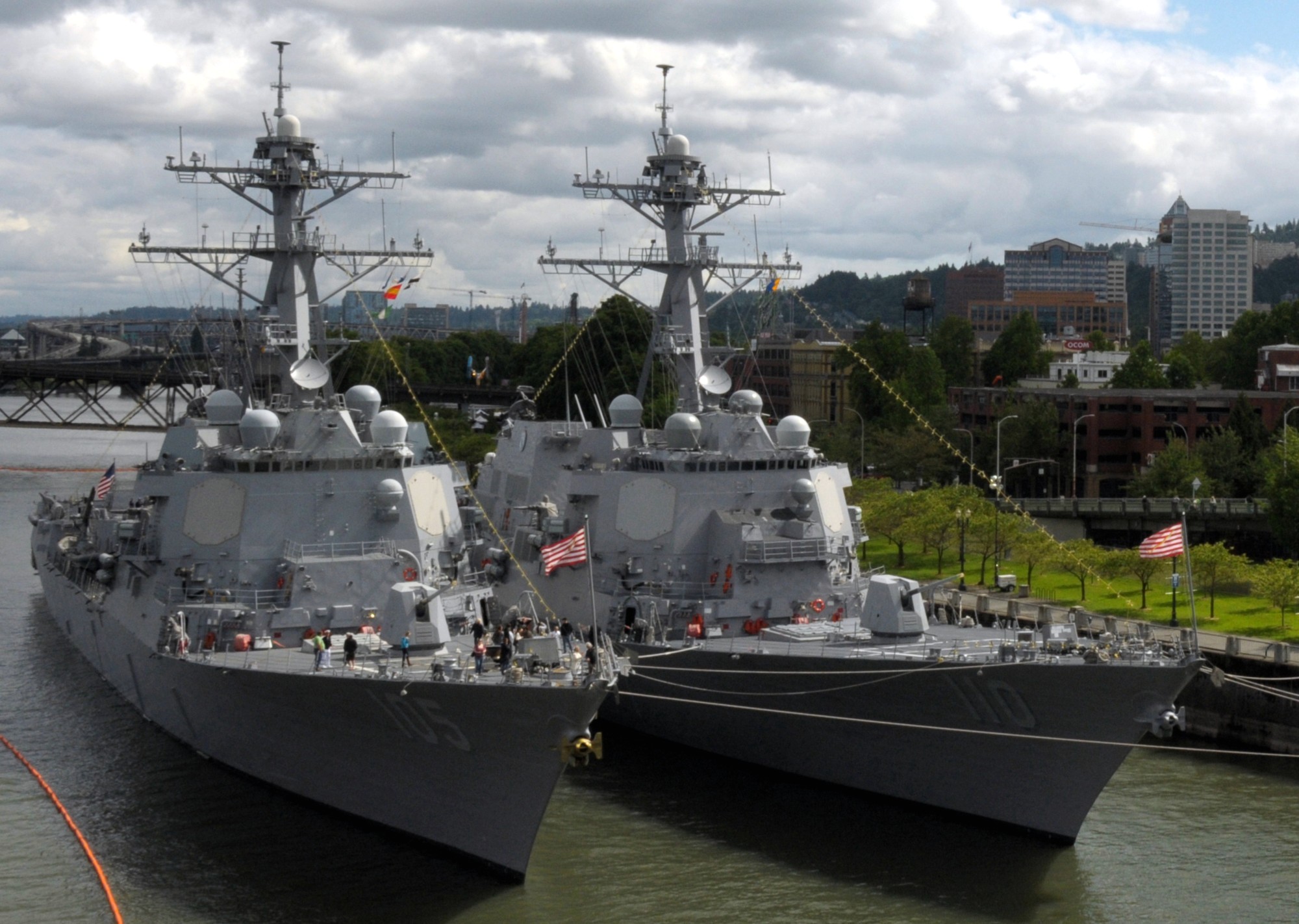 ddg-110 uss william p. lawrence arleigh burke class guided missile destroyer aegis us navy portland oregon 38p